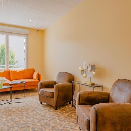 Hotel De La Tour Екстериор снимка