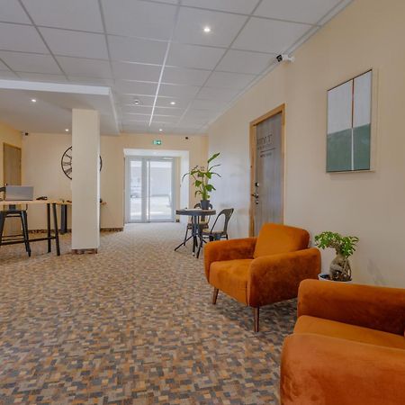 Hotel De La Tour Екстериор снимка