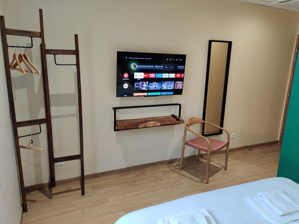Hotel De La Tour Екстериор снимка