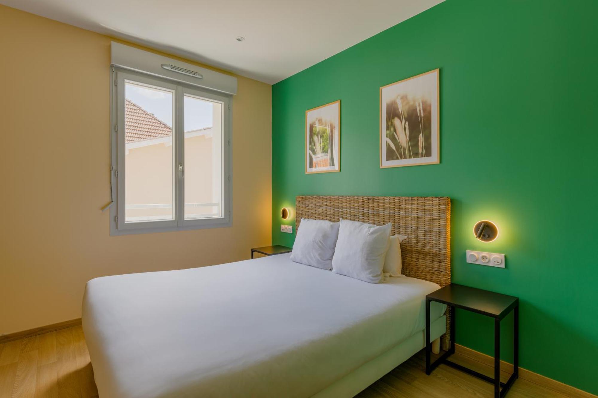 Hotel De La Tour Екстериор снимка